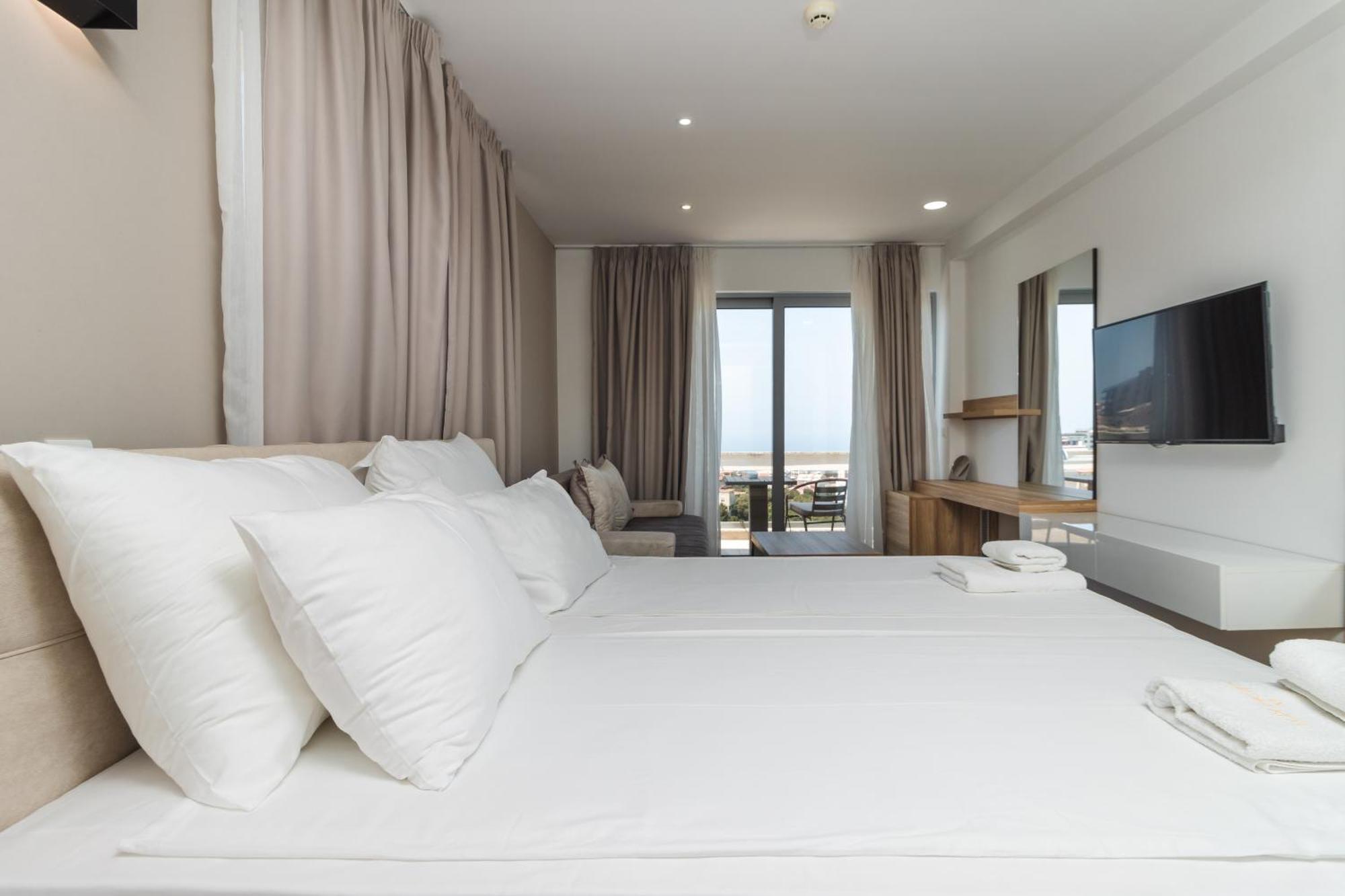 Lux Hotel M Добра вода Екстериор снимка